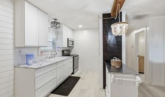1616 Woodview Dr, Alvarado, TX 76009
