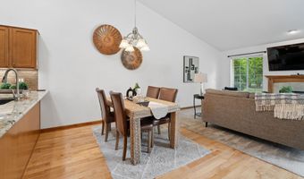 4490 W TRASINO Way, Appleton, WI 54913