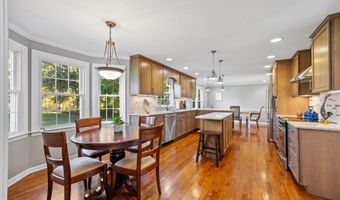 4 Brookfield Ct, Cheshire, CT 06410