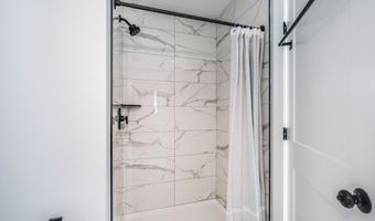 451 Essex St 5, Beverly, MA 01915