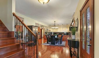 575 Hidden Creek Dr, Antioch, IL 60002