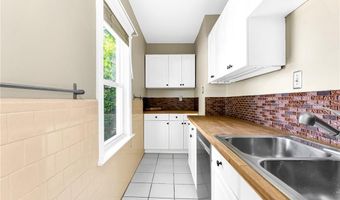 1058 Narragansett Blvd, Cranston, RI 02905