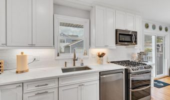 109 Meldon Ave, Albertson, NY 11507