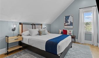 20 Summer St 2, Newport, RI 02840