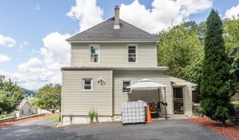 24 Livingston Ave, Andover, NJ 07801