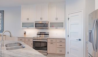 570 Linden Dr. 204, Arnolds Park, IA 51331