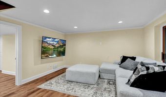 13 IRON Cir, Reading, PA 19607