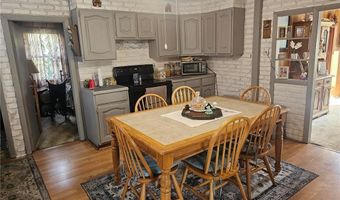 8 Lake Ct, Hopkinton, RI 02804