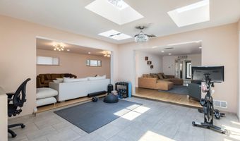 630 Sierra Dr SE, Albuquerque, NM 87108