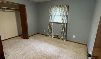 602 S 3rd St, Beresford, SD 57004