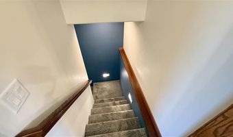 1049 Vine Ave, Riverside, IA 52327