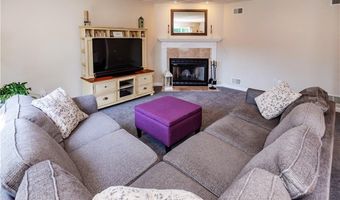33 Oak Hill Dr, Johnston, RI 02919