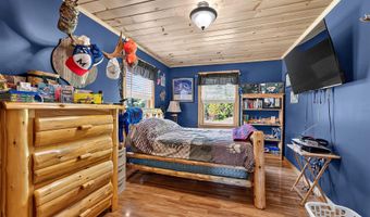 625 Mcgrath Pond Rd, Belgrade, ME 04917