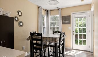 8203 Lake Tree Ln, Indianapolis, IN 46217