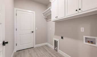 2 Hebrides Cir, Bella Vista, AR 72715