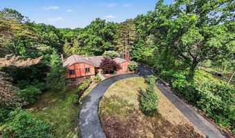 8735 Glen Nevis Rd NE, Ada, MI 49301