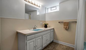 219 Cindy Dr, Amherst, NY 14221