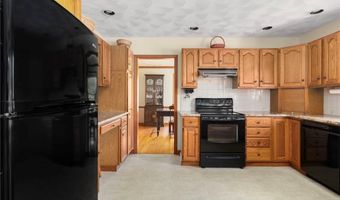 227 Prospect Ave, Middletown, RI 02842