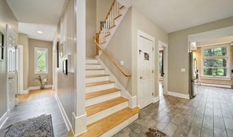 32 Wellesley Dr, Bedford, NH 03110