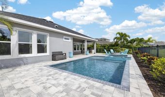 7322 PARADISO Dr, Apollo Beach, FL 33572