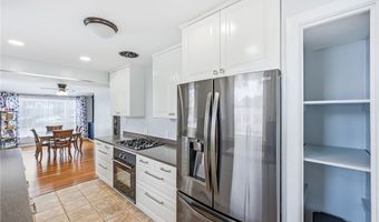 1039 Glamorgan St, Alliance, OH 44601