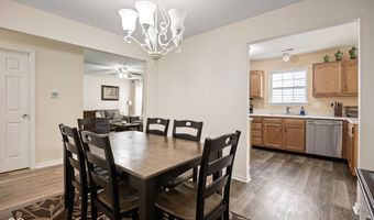 8203 Lake Tree Ln, Indianapolis, IN 46217