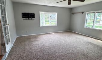 1207 8th St, Aurora, NE 68818