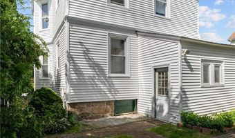7 Caswell Ave, Newport, RI 02840