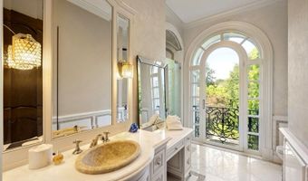 31 Rio Vista Dr, Alpine, NJ 07620