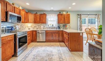 14 Kaylor Dr, Arden, NC 28704