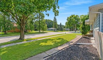 2207 S GREENVIEW St, Appleton, WI 54915