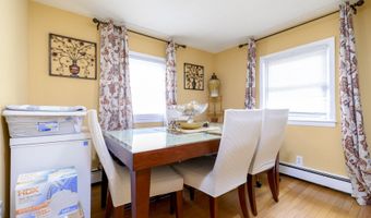 20 Laurel St, Danbury, CT 06810
