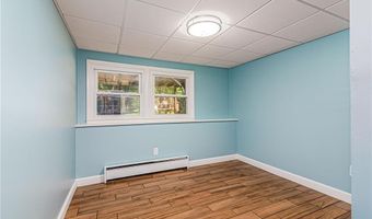 46 Stone Gate Dr, North Kingstown, RI 02852
