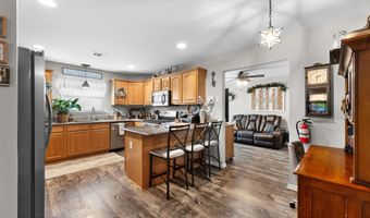 48 Poplar St, Beachwood, NJ 08722