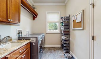 870 Legacy Rdg, Algonquin, IL 60102