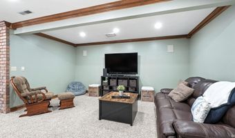 102 Greenhurst Ct, Auburn, IN 46706