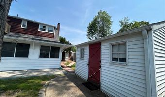 84 N Vivyen St, Bergenfield, NJ 07621