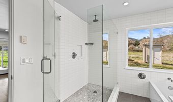 593 Crowson Rd, Ashland, OR 97520