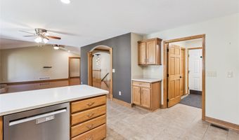 1124 12th Ave SE, Altoona, IA 50009