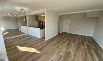 4390 LORCOM Ln 810, Arlington, VA 22207