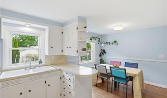 13 Garden Dr, Lincoln, RI 02865