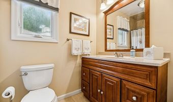 15 Kennedy Ct, Middletown, NJ 07748