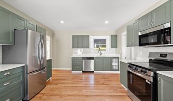 5 Bartlett St, Allenstown, NH 03275