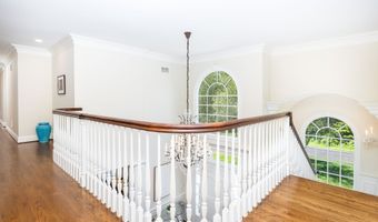 35 Foothills Dr, Avon, CT 06001