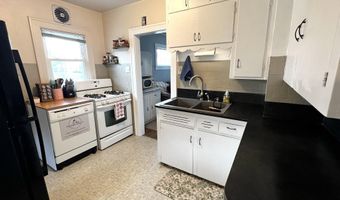 1204 S 2nd St, Aberdeen, SD 57401