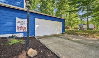 825 Valley Dr, Amherst, OH 44001