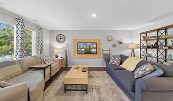 1183 Kingsmill Dr, Algonquin, IL 60102