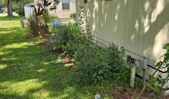 17 Leisure Dr, Auburndale, FL 33823