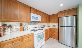 152 Crompton Ave 12, East Greenwich, RI 02818