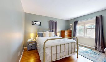 5 Crawford Dr, Bath, ME 04530